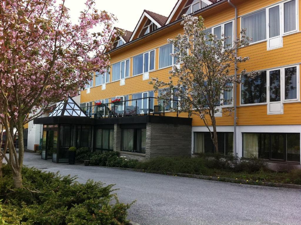Alver Hotel Alversund エクステリア 写真